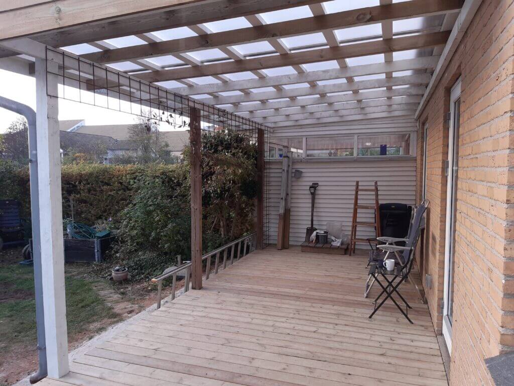Opførelse af overdækket terrasse i Alderslyst ved Silkeborg af Din lokale AltmuligMand v/søren mejborn Bjerringbro