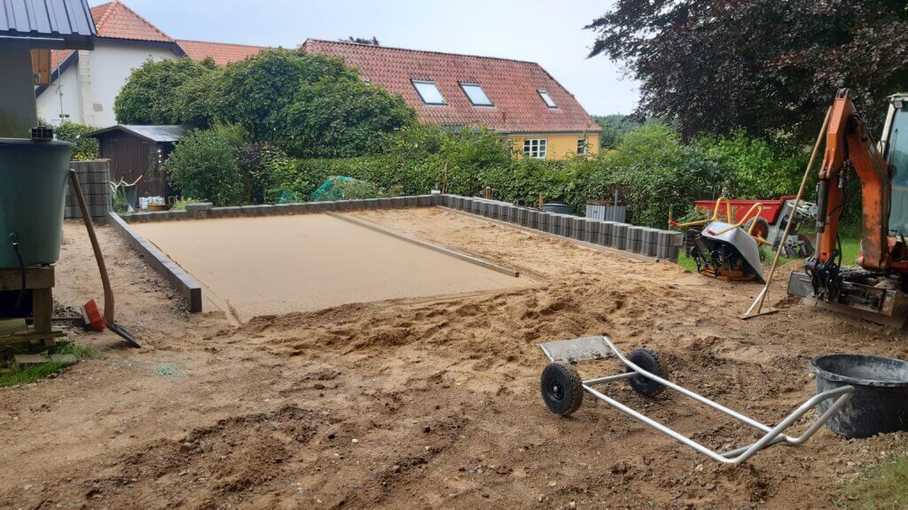 Etablering af indkørsel og støttemur i Knudstrup ved Viborg af Din lokale Altmuligmand v/søren mejborn